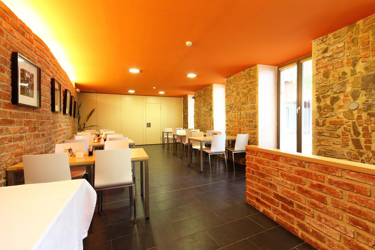Hotel U Tri Volu Lysice Экстерьер фото